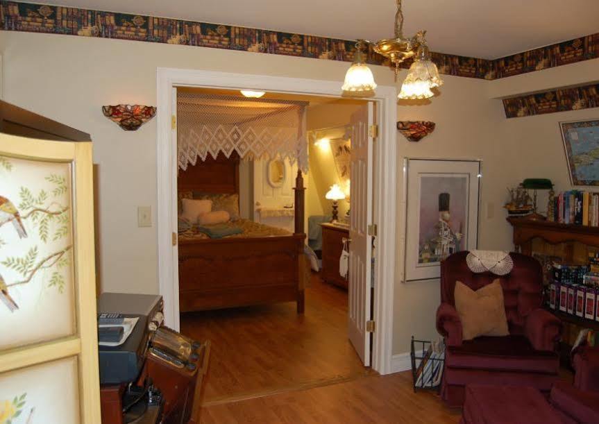 A Walk In The Woods Bed And Breakfast Southold Exterior foto