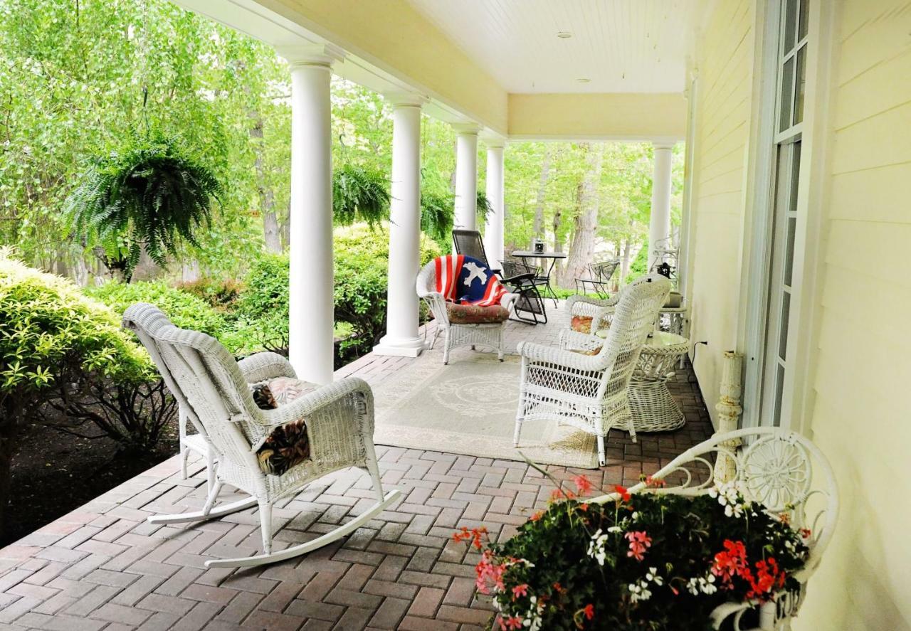 A Walk In The Woods Bed And Breakfast Southold Exterior foto